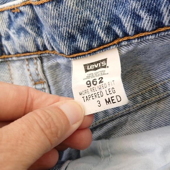 Vintage Levi's 962 More Relaxed Fit Orange Tab - Picture 8 of 9